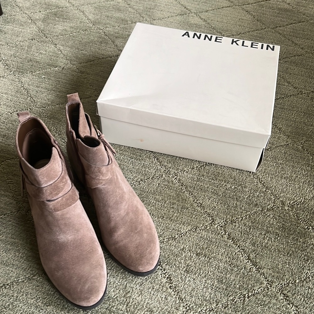 New Anne Kline bootie
